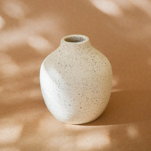 A WAYS AWAY Decor Off White Speckled Ceramic Bud Vase - Off White Speckled