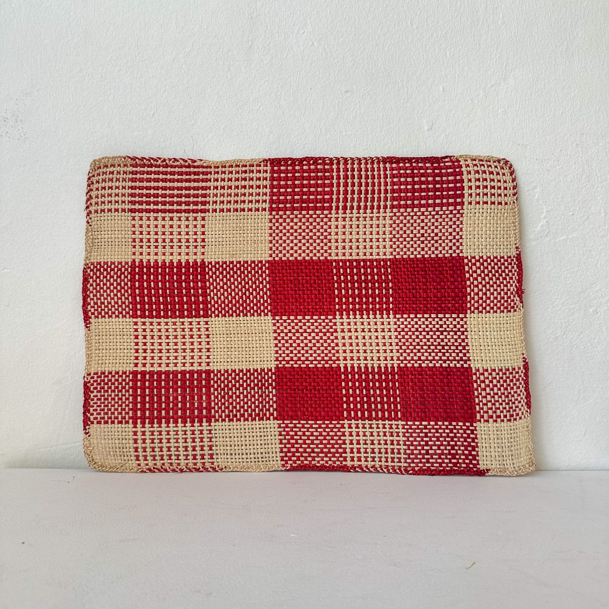 Guanabana Kitchen & Dining Beige/Red Plaid Straw Placemat by Guanabana