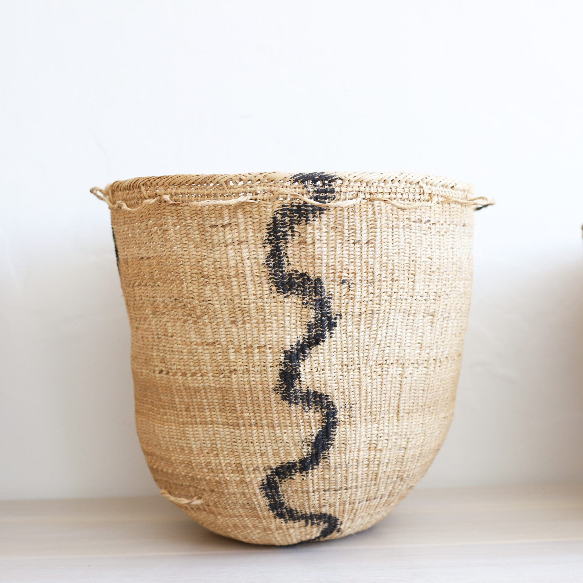 INCAUSA Decor Wii Basket With Yanomami Graphism